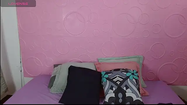 dulcenia rose online show from 03.17.25