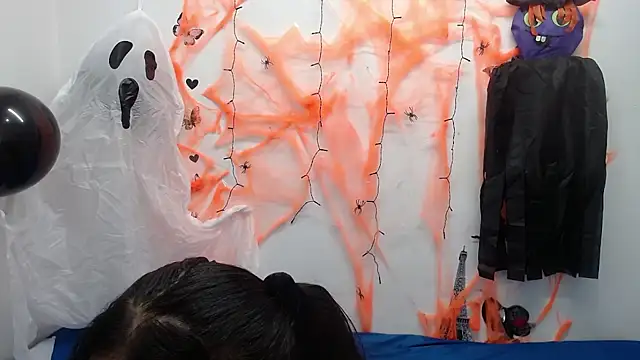 dulcenia rose online show from 10.15.25