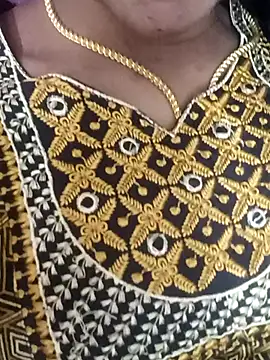 Snapshot of Ambika01 chatting on 11.04.25 Ambika01 online show from 11.04.25