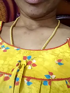 Snapshot of Ambika01 chatting on 11.05.25 Ambika01 online show from 11.05.25