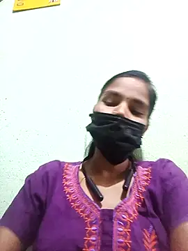 Snapshot of anusiya01 chatting on 09.20.25 anusiya01 online show from 09.20.25