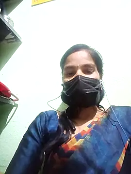 Snapshot of anusiya01 chatting on 09.22.25 anusiya01 online show from 09.22.25