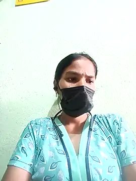 Snapshot of anusiya01 chatting on 09.25.25 anusiya01 online show from 09.25.25