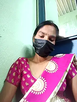 Snapshot of anusiya01 chatting on 09.26.25 anusiya01 online show from 09.26.25