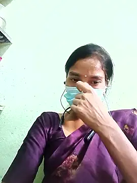 Snapshot of anusiya01 chatting on 10.07.25 anusiya01 online show from 10.07.25