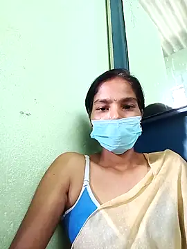 Snapshot of anusiya01 chatting on 10.08.25 anusiya01 online show from 10.08.25