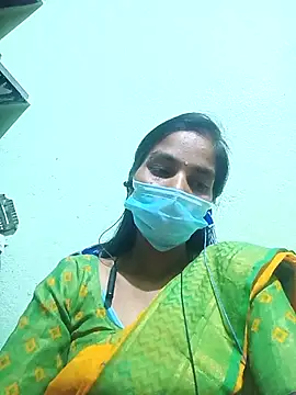 Snapshot of anusiya01 chatting on 11.14.25 anusiya01 online show from 11.14.25