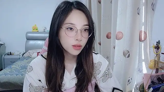 Snapshot of ooo___mimi chatting on 12.10.24 ooo mimi online show from 12.10.24