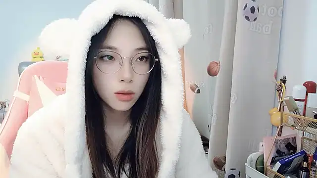 Snapshot of ooo___mimi chatting on 12.14.24 ooo mimi online show from 12.14.24