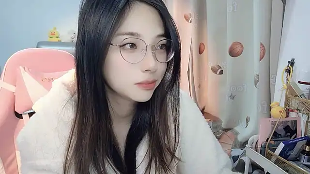 Snapshot of ooo___mimi chatting on 12.18.24 ooo mimi online show from 12.18.24