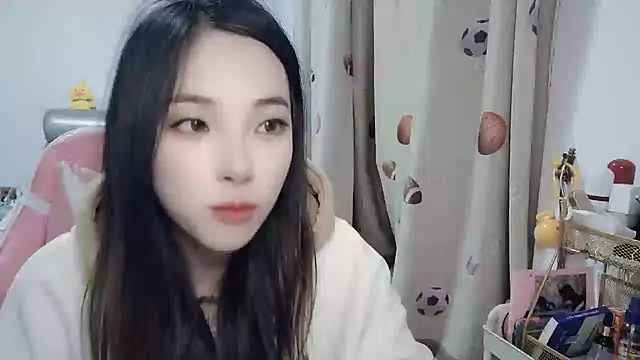Snapshot of ooo___mimi chatting on 12.19.24 ooo mimi online show from 12.19.24