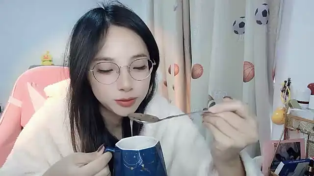 Snapshot of ooo___mimi chatting on 12.23.24 ooo mimi online show from 12.23.24