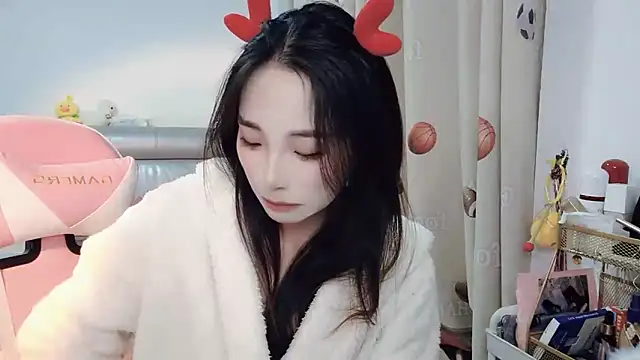 Snapshot of ooo___mimi chatting on 12.25.24 ooo mimi online show from 12.25.24