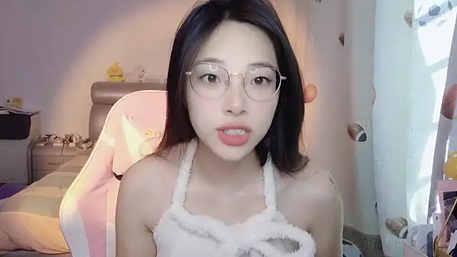 Snapshot of ooo___mimi chatting on 01.04.25 ooo mimi online show from 01.04.25