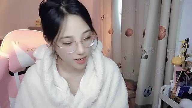 Snapshot of ooo___mimi chatting on 01.08.25 ooo mimi online show from 01.08.25