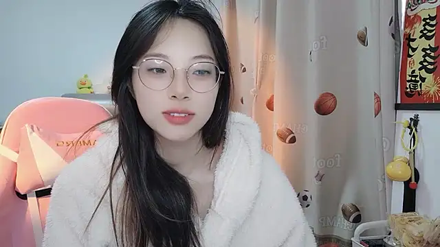 Snapshot of ooo___mimi chatting on 02.11.25 ooo mimi online show from 02.11.25