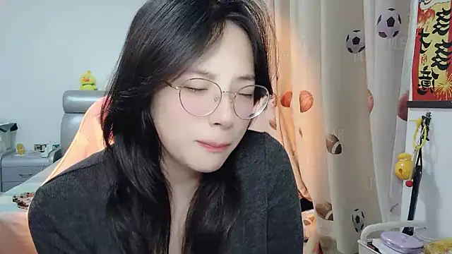 Snapshot of ooo___mimi chatting on 02.19.25 ooo mimi online show from 02.19.25