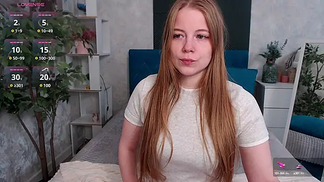Snapshot of JennyyHot chatting on 03.14.25 JennyyHot online show from 03.14.25