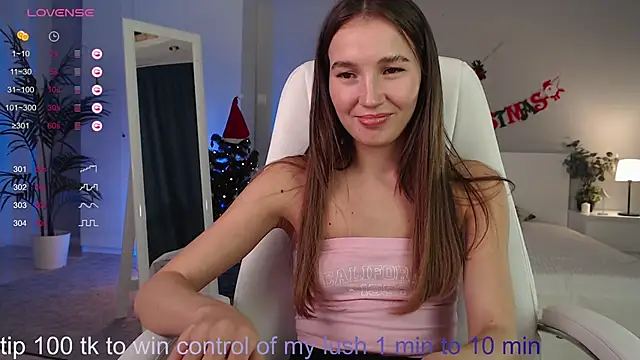 Snapshot of Bellla_Haddid chatting on 01.11.25 Bellla Haddid online show from 01.11.25