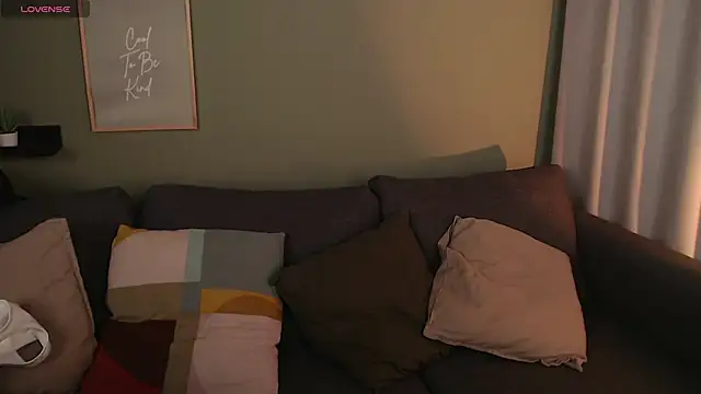 Snapshot of Bellla_Haddid chatting on 01.29.25 Bellla Haddid online show from 01.29.25