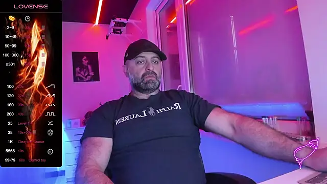 Snapshot of MAGABEAR077 chatting on 03.04.26 MAGABEAR077 online show from 03.04.26