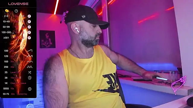 Snapshot of MAGABEAR077 chatting on 03.09.26 MAGABEAR077 online show from 03.09.26