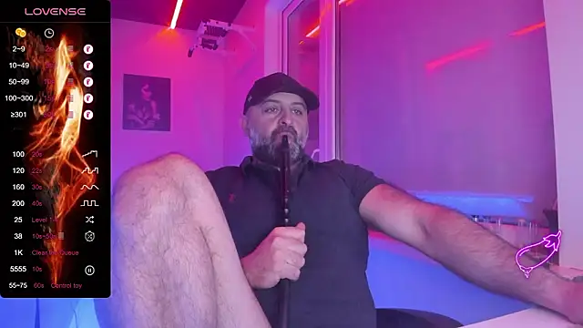 Snapshot of MAGABEAR077 chatting on 03.17.26 MAGABEAR077 online show from 03.17.26