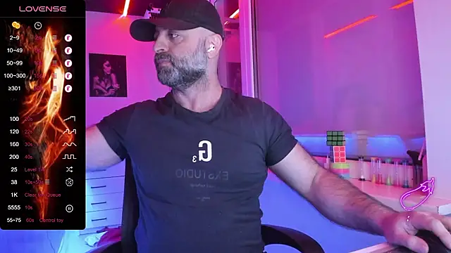 Snapshot of MAGABEAR077 chatting on 03.20.26 MAGABEAR077 online show from 03.20.26