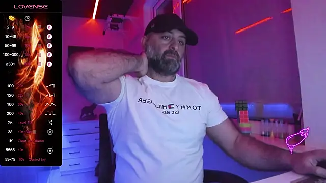 Snapshot of MAGABEAR077 chatting on 03.22.26 MAGABEAR077 online show from 03.22.26