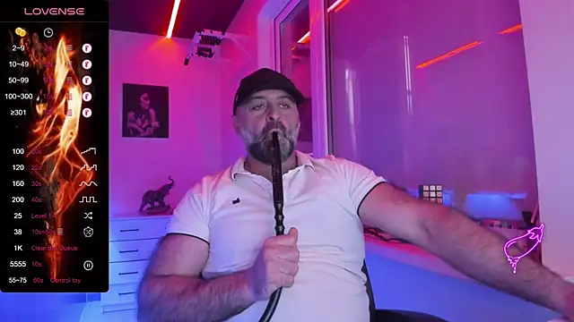 Snapshot of MAGABEAR077 chatting on 04.04.26 MAGABEAR077 online show from 04.04.26