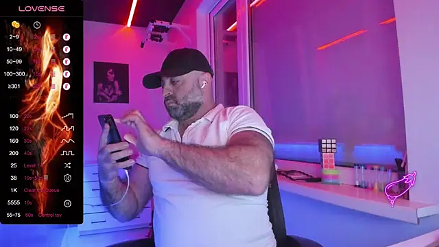 Snapshot of MAGABEAR077 chatting on 04.06.26 MAGABEAR077 online show from 04.06.26