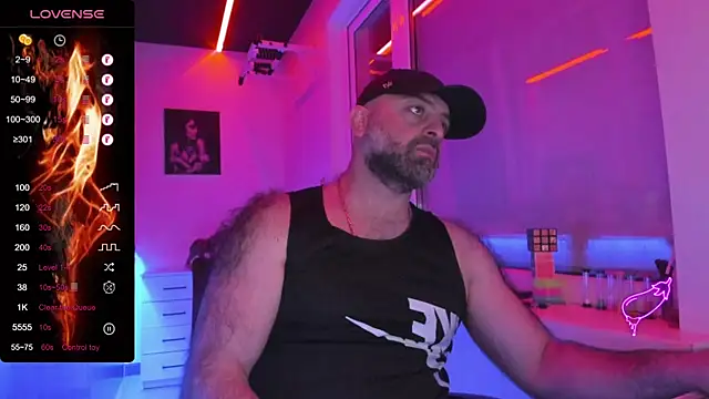 Snapshot of MAGABEAR077 chatting on 04.08.26 MAGABEAR077 online show from 04.08.26