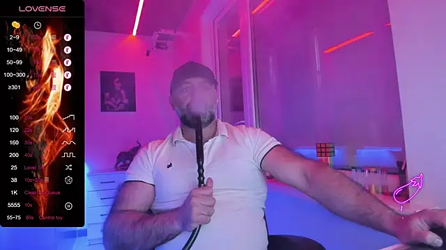 Snapshot of MAGABEAR077 chatting on 04.10.26 MAGABEAR077 online show from 04.10.26