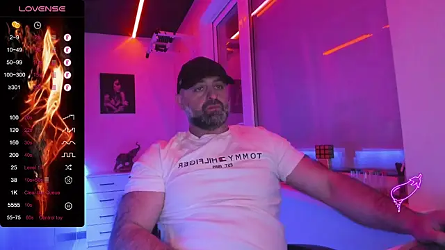 Snapshot of MAGABEAR077 chatting on 04.10.26 MAGABEAR077 online show from 04.10.26