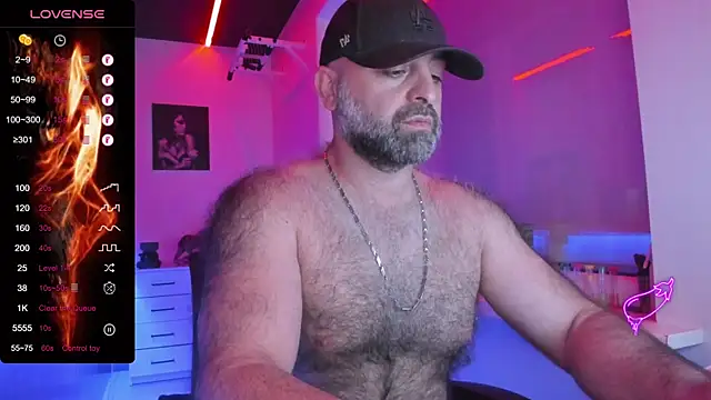 Snapshot of MAGABEAR077 chatting on 04.12.26 MAGABEAR077 online show from 04.12.26