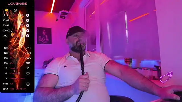 Snapshot of MAGABEAR077 chatting on 04.15.26 MAGABEAR077 online show from 04.15.26