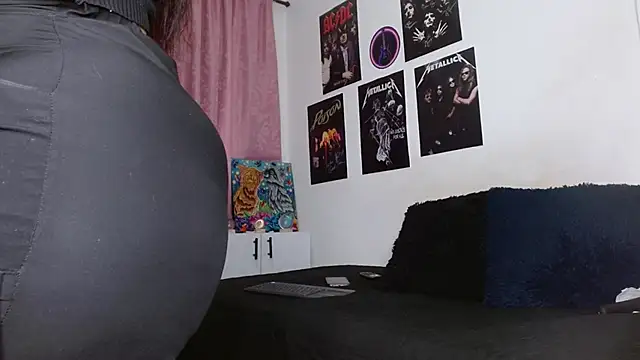 scarlett  morgan online show from 11.06.25