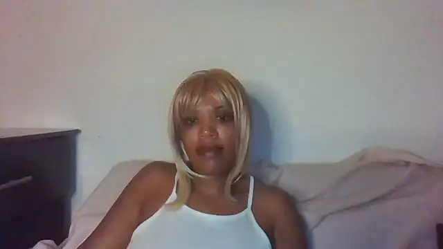 Snapshot of thekelliecapri chatting on 04.04.26 thekelliecapri online show from 04.04.26