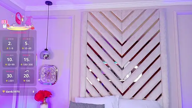 Lola King online show from 09.26.25