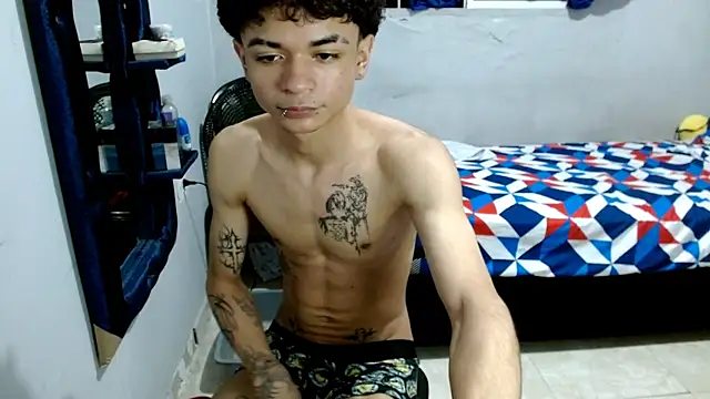 Snapshot of Lovebeng_ chatting on 02.11.25 Lovebeng  online show from 02.11.25