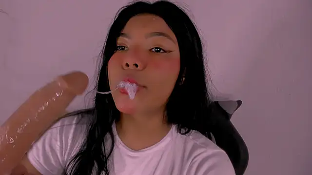 veky saliva01 online show from 10.22.25