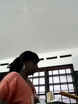 Snapshot of mamakarma1403 chatting on 03.02.25 mamakarma1403 online show from 03.02.25