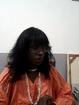 Snapshot of mamakarma1403 chatting on 03.03.25 mamakarma1403 online show from 03.03.25