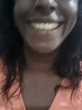 Snapshot of mamakarma1403 chatting on 03.05.25 mamakarma1403 online show from 03.05.25