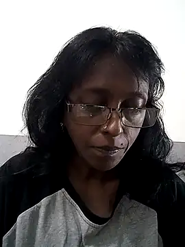 Snapshot of mamakarma1403 chatting on 03.08.25 mamakarma1403 online show from 03.08.25