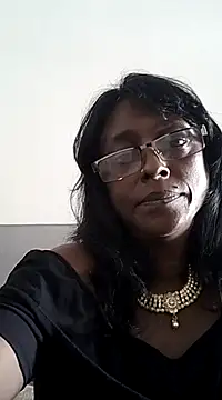 Snapshot of mamakarma1403 chatting on 03.10.25 mamakarma1403 online show from 03.10.25