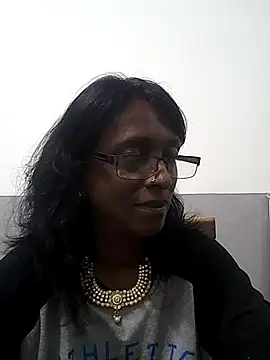 Snapshot of mamakarma1403 chatting on 03.10.25 mamakarma1403 online show from 03.10.25