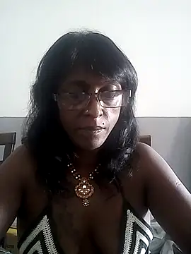 Snapshot of mamakarma1403 chatting on 03.14.25 mamakarma1403 online show from 03.14.25