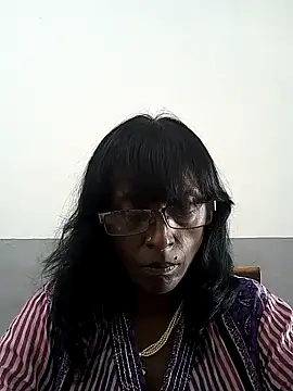 Snapshot of mamakarma1403 chatting on 03.19.25 mamakarma1403 online show from 03.19.25