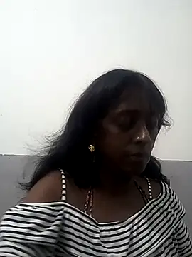 Snapshot of mamakarma1403 chatting on 03.22.25 mamakarma1403 online show from 03.22.25